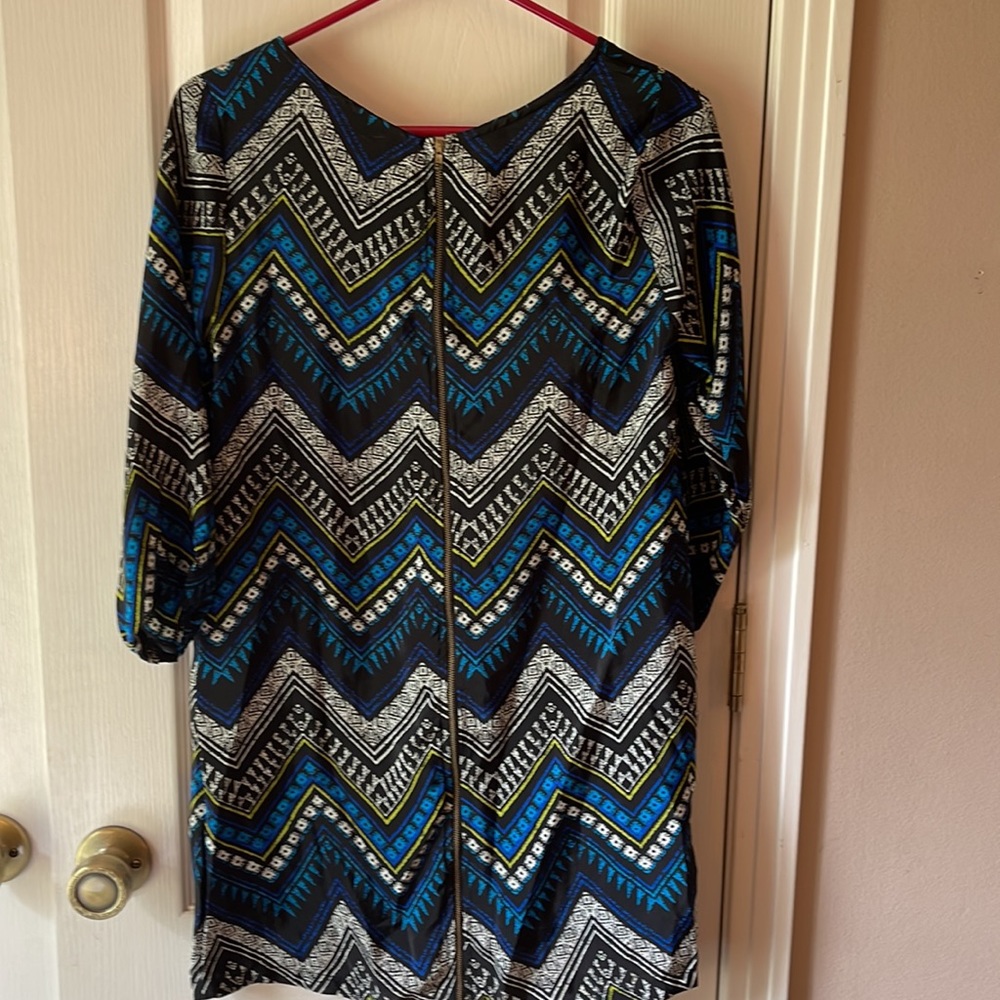 Feathers black dress - Picture 3 of 3